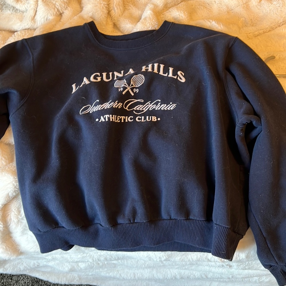 Cropped crewneck